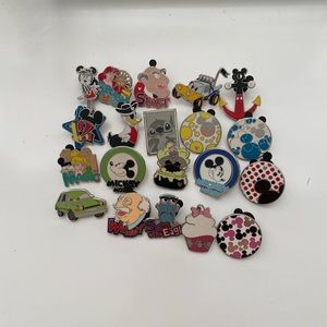 20 disney trading pins